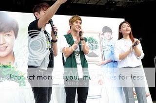 [HJL] Fotos desde The Face Shop Asia Singapur 336180_238947279479727_103802769660846_630964_3896368_o