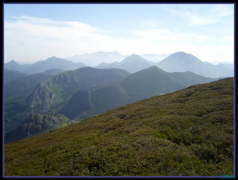 PEÑA DEL AGUILA 1867 MTS Y REMELENDE 1889 MTS DESDE PTº LAS SEÑALES AGUILAYREMELENDE85