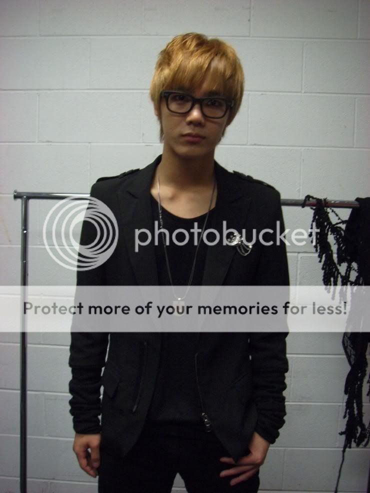 111128 [PICS] Joon, Mir, &amp; Thunder Sponsored By VANTVAART