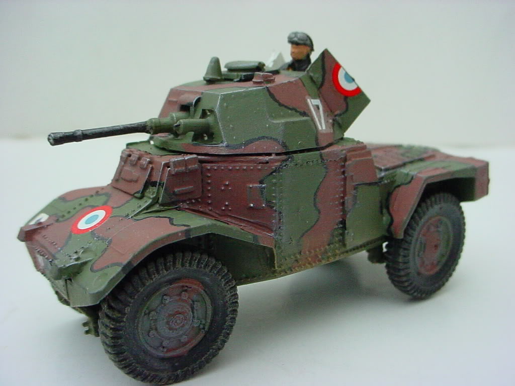 panhard 178 au 1/72 Militarian2007