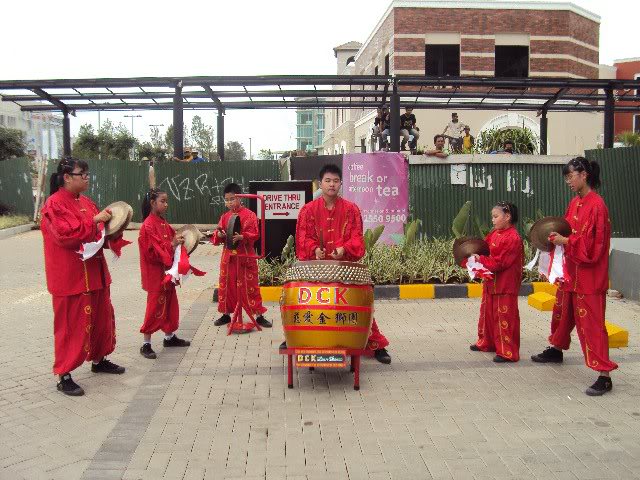 Trống chú năm mến ra đấu trường quốc tế 180321_186147384751573_100000689378804_499911_1557338_n