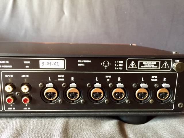 Burmester 935 MK2 preamp with Phono (SOLD) Image1-12