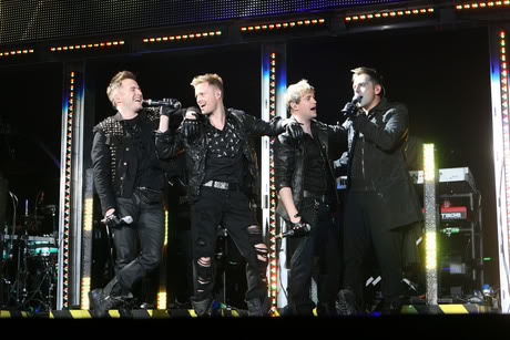 Westlife en Cardiff Intl. Arena 2401412-728062-zzwestlife070510_06_