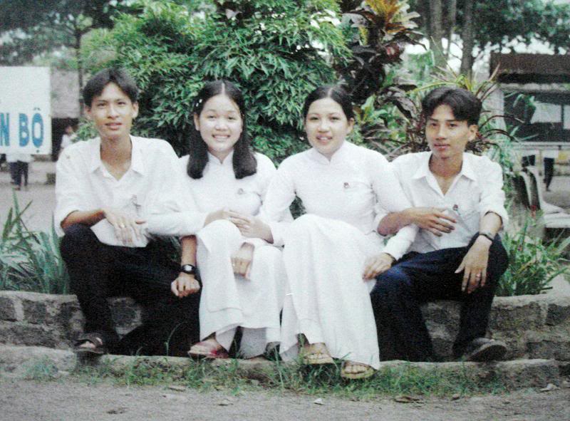 Một số hình ảnh của anh chị 12A1 (1999-2002) DSC07582