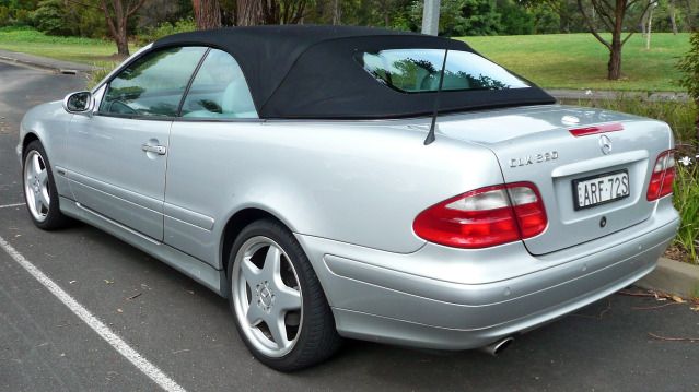 Mercedes Benz CLK Cabriolet. 2000-2003_Mercedes-Benz_CLK_320_A208_Elegance_cabriolet_02