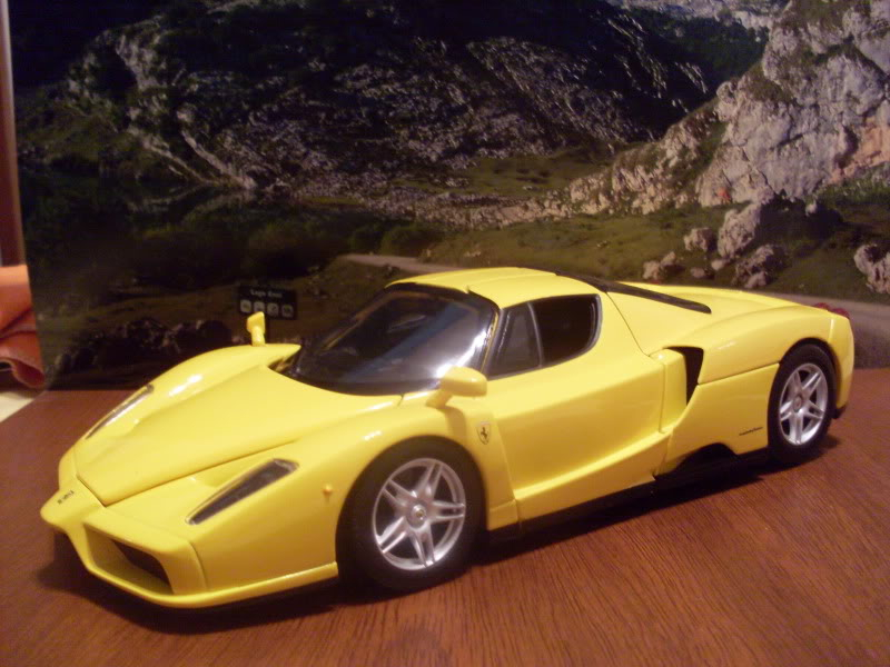 Mis Ferrari 1/18 Hot Wheels SDC16355