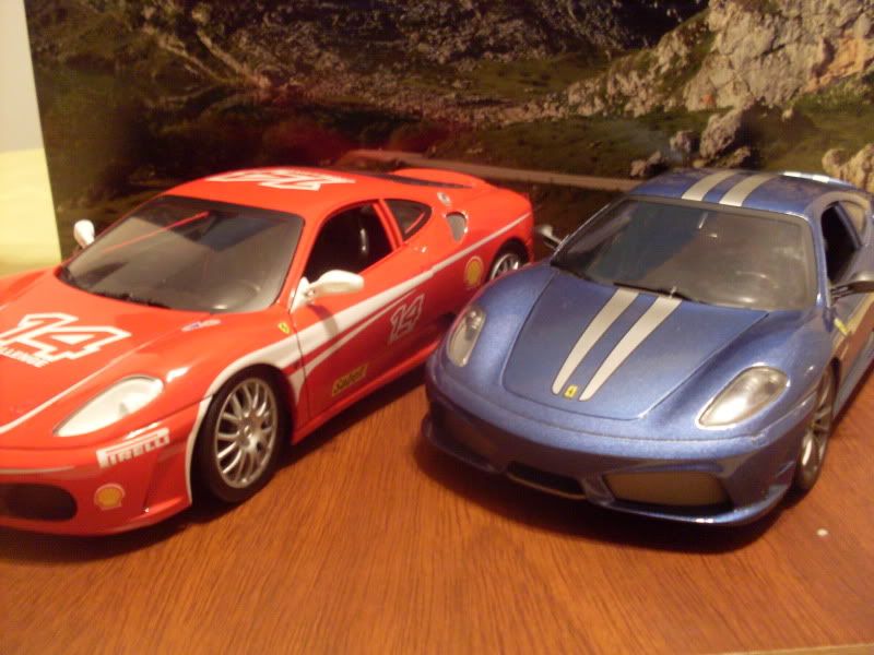 Mis Ferrari 1/18 Hot Wheels SDC16384