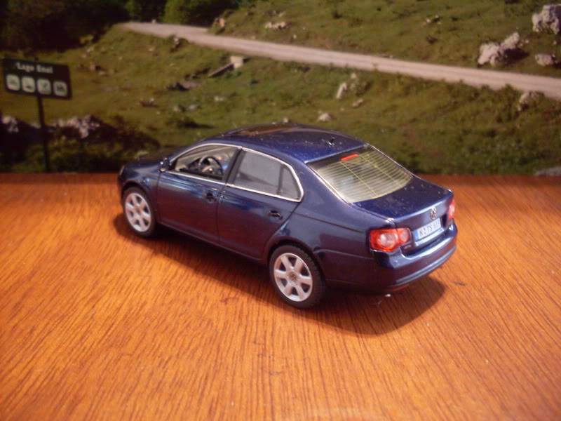 VW VENTO 1/43. SDC17340