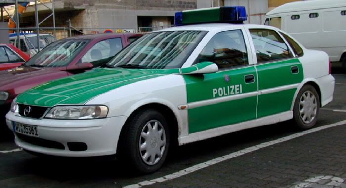 Opel Vectra Polizei. Schuco Frank10