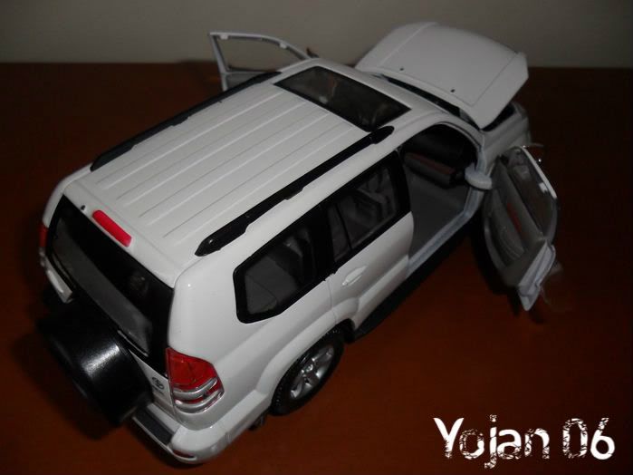 Toyota Land Cruiser Prado, escala 1:24 SAM_0582