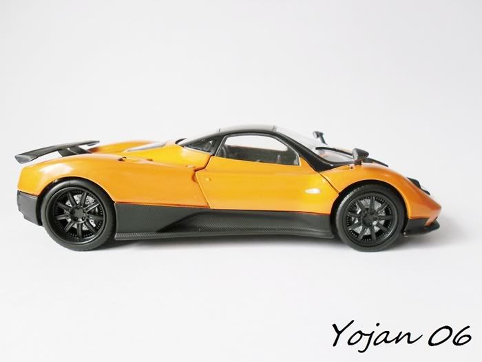 Pagani Zonda F - escala 1:24 - Mondo Motors SAM_0717