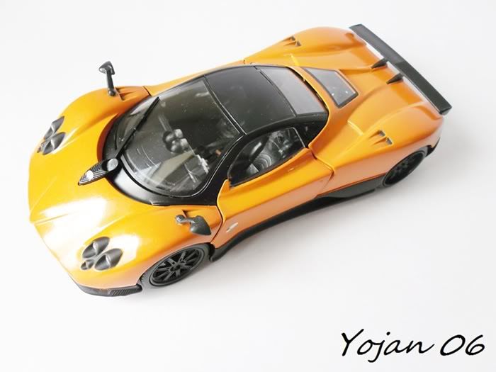 Pagani Zonda F - escala 1:24 - Mondo Motors SAM_0745