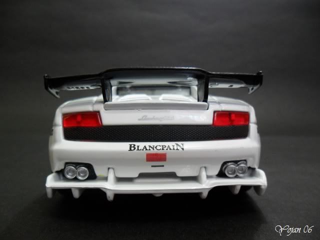 Lamborghini Gallardo LP560-4 Super Trofeo, escala 1:24 SAM_1970