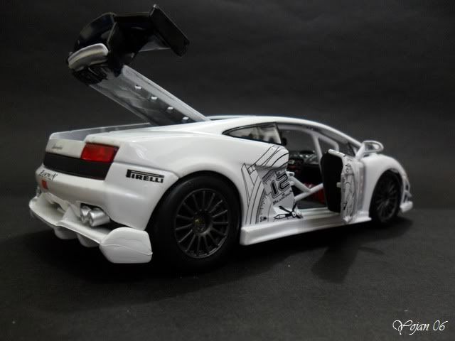 Lamborghini Gallardo LP560-4 Super Trofeo, escala 1:24 SAM_2000