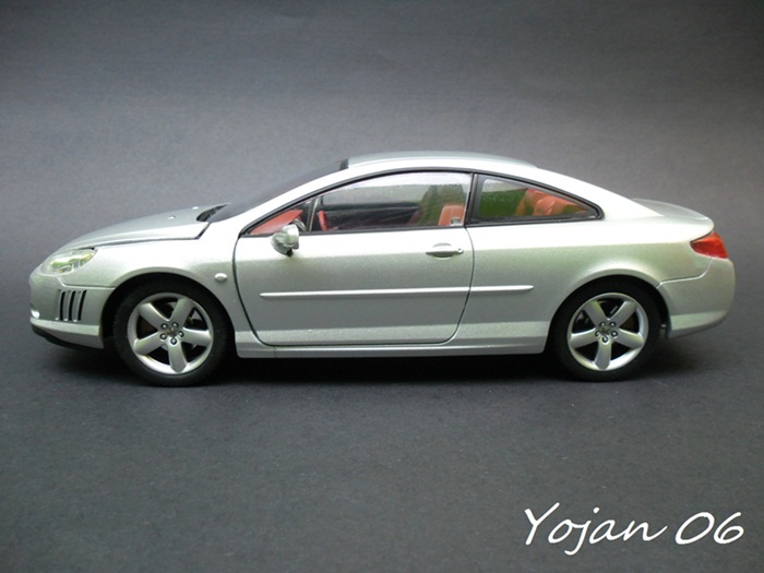 Peugeot 407 Coupé - 1:24 - Cararama SAM_2398