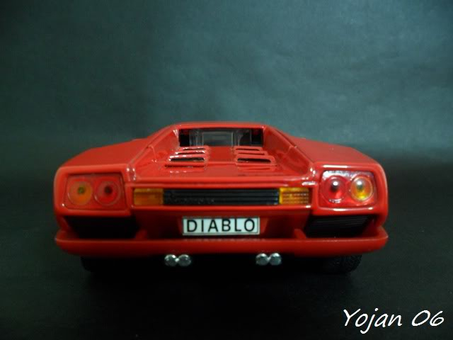 Lamborghini Diablo, escala 1:24 SAM_2688