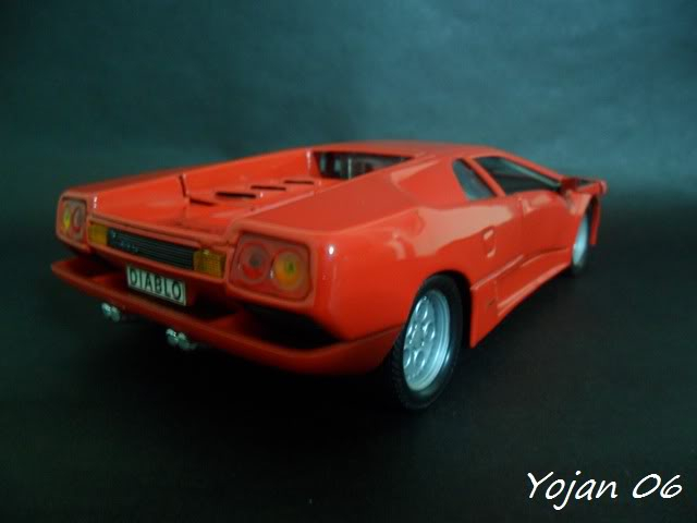 Lamborghini Diablo, escala 1:24 SAM_2689