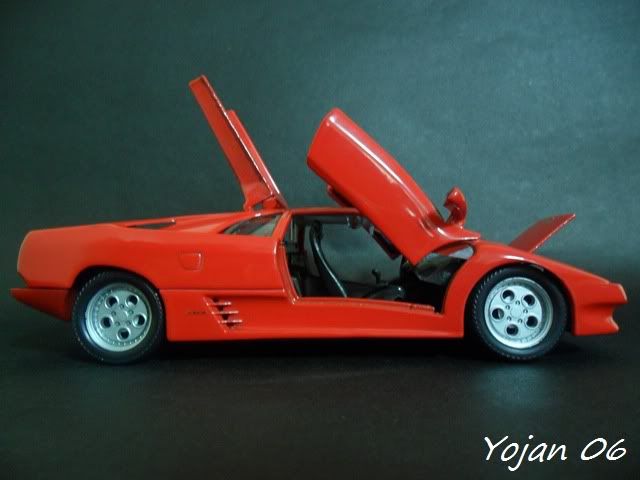 Lamborghini Diablo, escala 1:24 SAM_2690