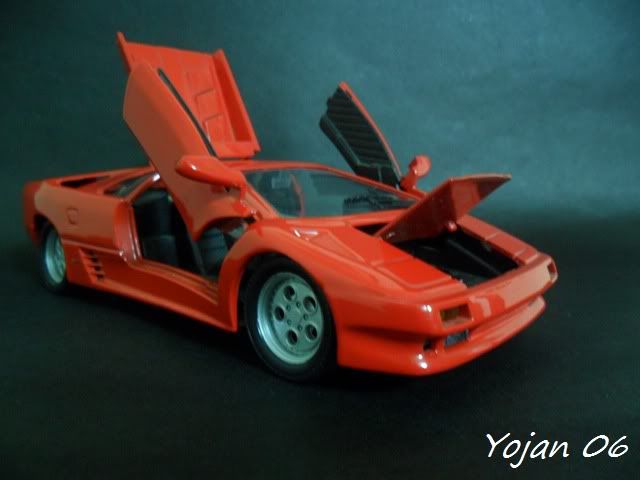 Lamborghini Diablo, escala 1:24 SAM_2691