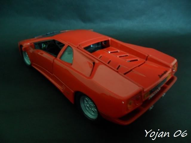 Lamborghini Diablo, escala 1:24 SAM_2698