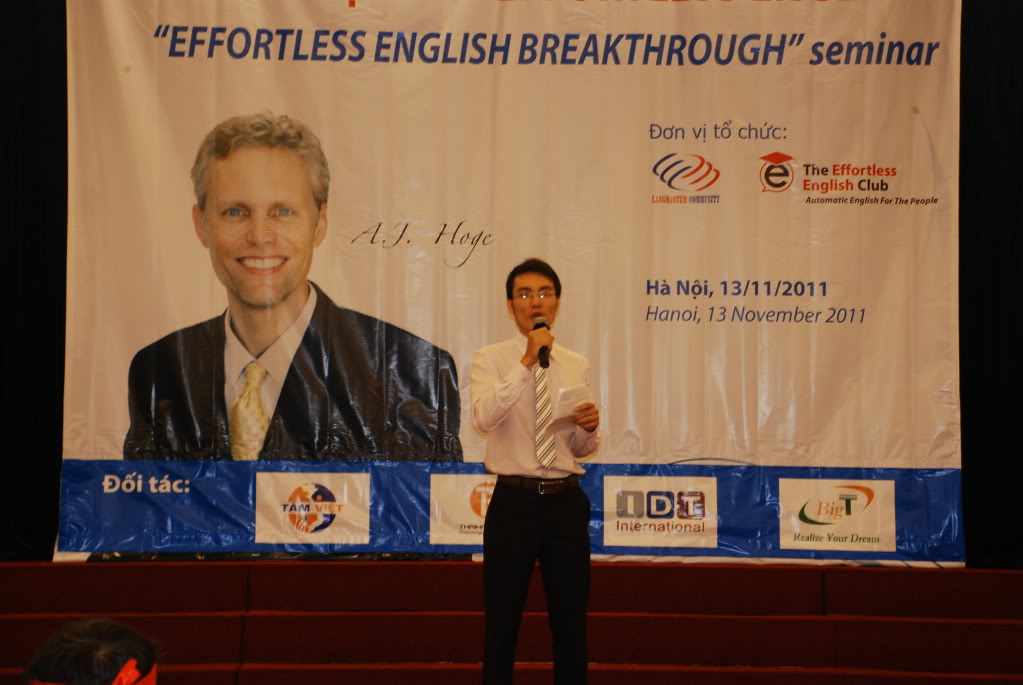 A.J Hoge in Hanoi (13/11/2011) DSC_0143