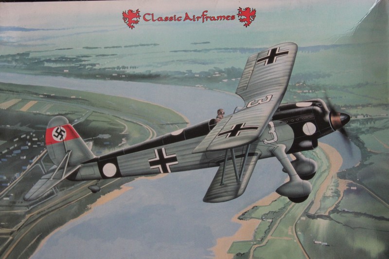Arado Ar68 F 1937 - Classic Airframe/ shortrun 1/48 - avec son petit diorama  IMG_8773_zps32170332