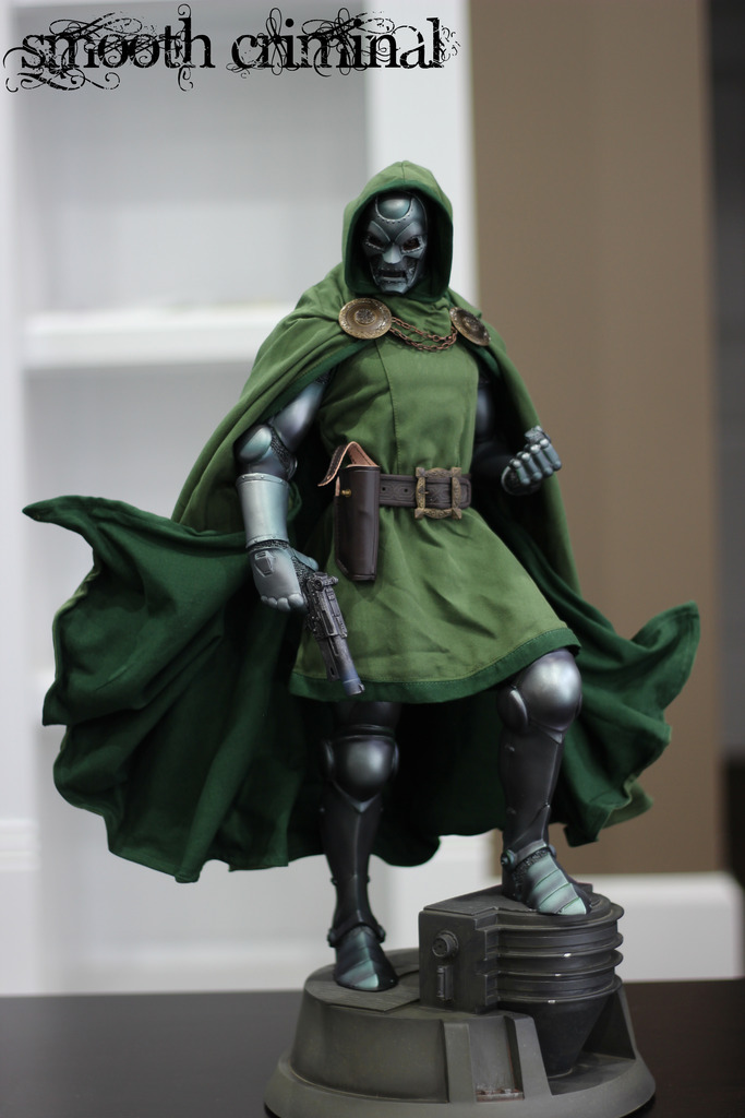  [Sideshow] Doctor Doom | Premium Format - LANÇADO! Doom%2010_zpsjanndnsi