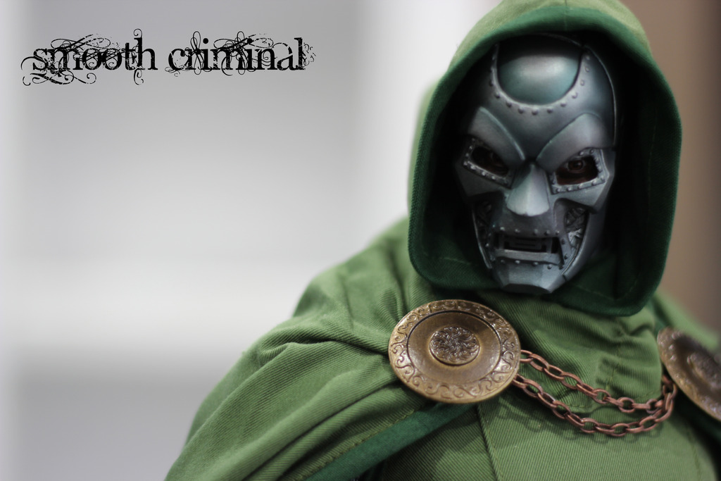  [Sideshow] Doctor Doom | Premium Format - LANÇADO! Doom%207_zpsw4onieer