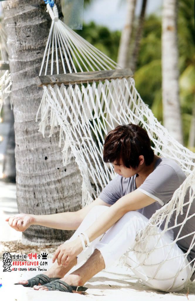 Kyu Jong & Young Saeng Summer & Love Photobook 18e336f2207823df9f51469c