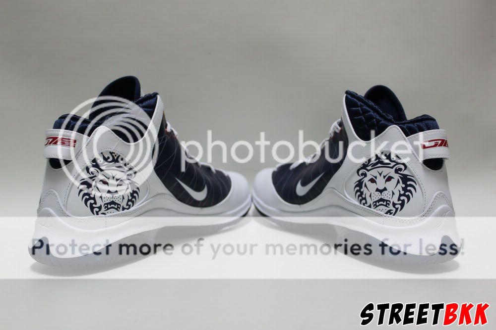 REVIEW !!! LEBRON VII P.S. WHITE/NAVY ตามที่คุณปอขอมาครับ IMG_0470_resizecopycopy