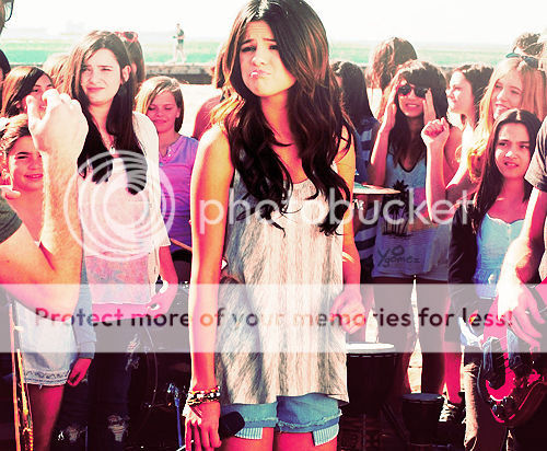 Selena Gomez - Page 3 Tumblr_lhcu5fsMLE1qct3ayo1_500