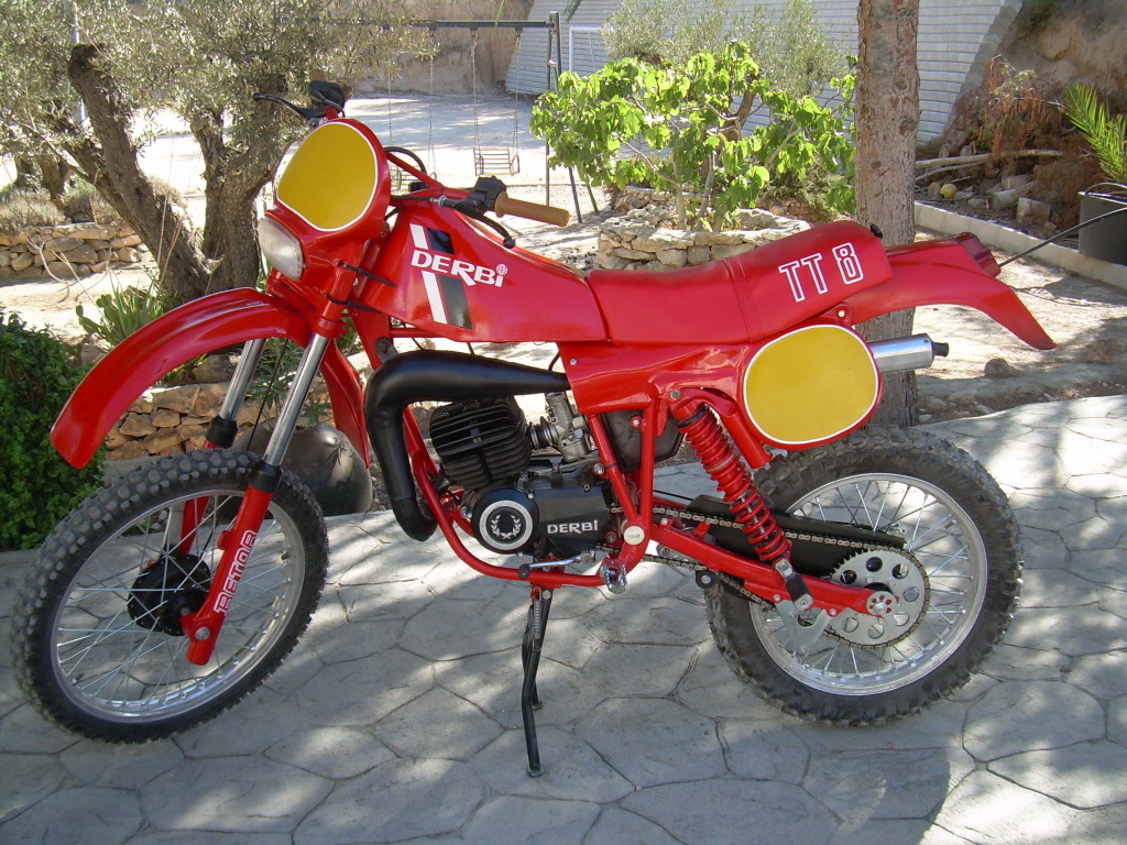 Derbi TT8 Extra - Modelo Guardabarros Delantero 006-16