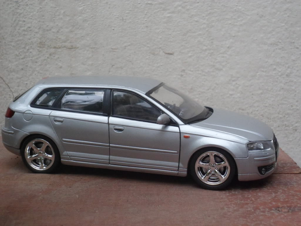 Audi A3  Sportback 1/24 SAM_0741