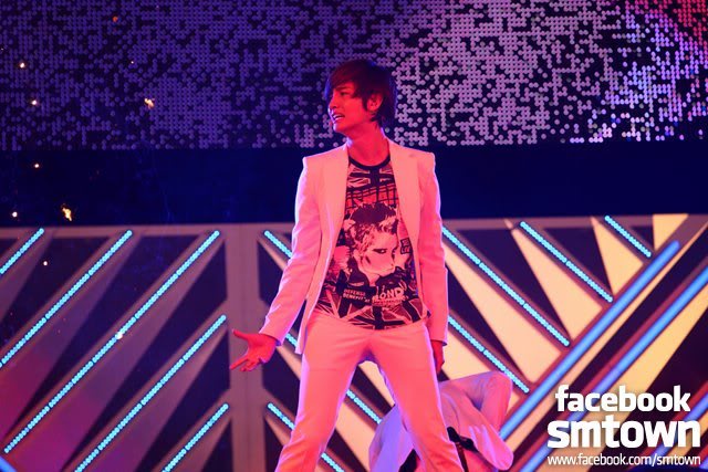 [Pics][04092011] Changmin at SMT concert in Tokyo  Ctvxq_smt9041