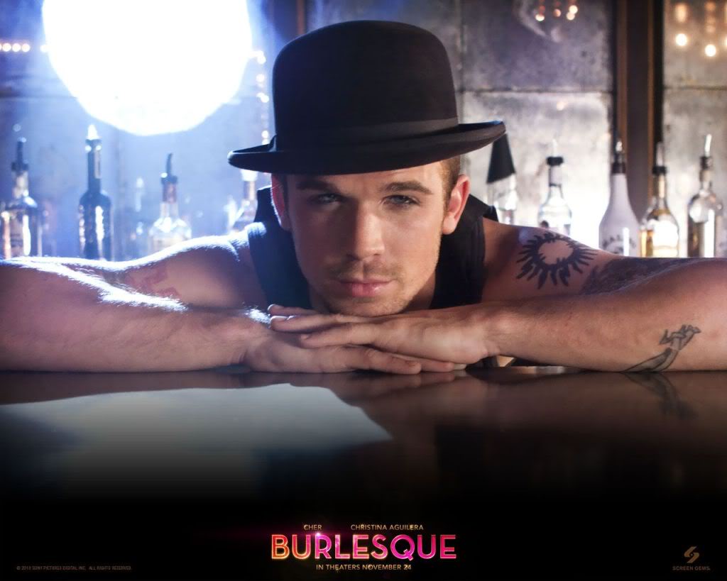 Trailers/Posters/Stills del Cast en sus Peliculas - Página 9 Burlesque_wallpaper07_md