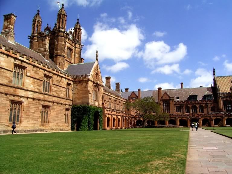 ENTRADA CAMUI GAKUEN [2012] University_of_Sydney_Main_Quadrangle