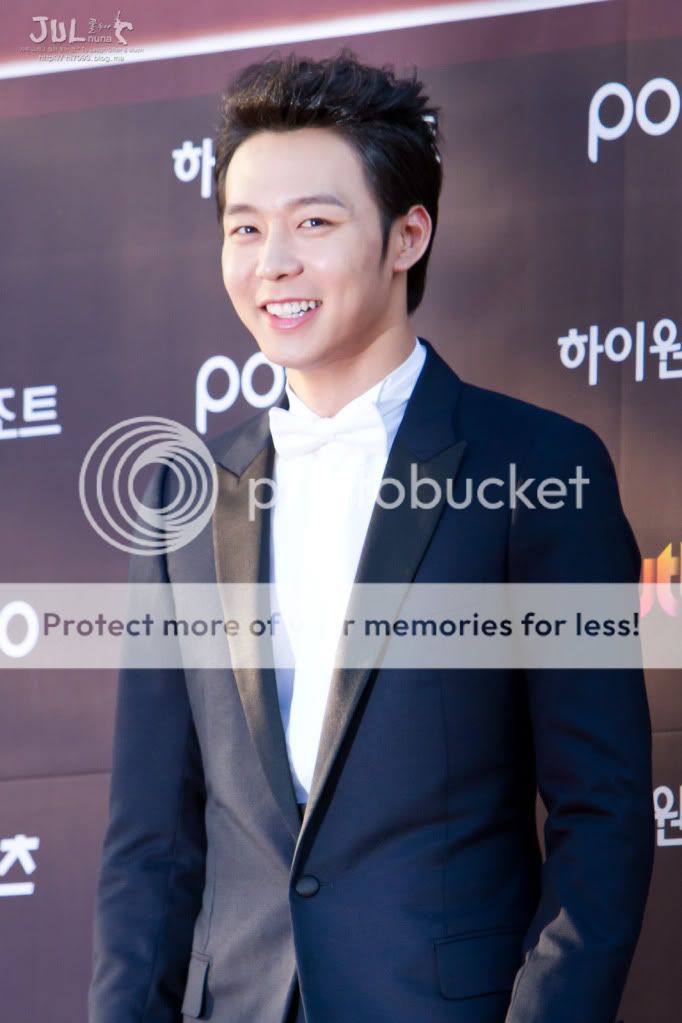 FOTOS "48th BaekSang Arts Awards" - Yoochun (26/04/2012) parte 6 12305cp