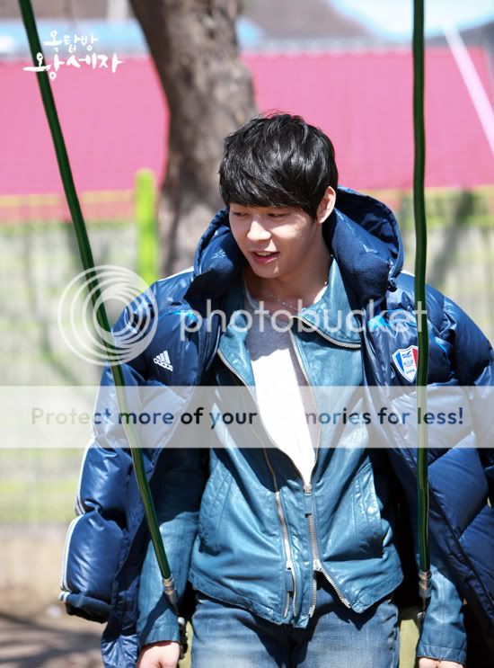 FOTOS "Rooftop Prince" Galeria Oficial (02/05/2012) 27564128