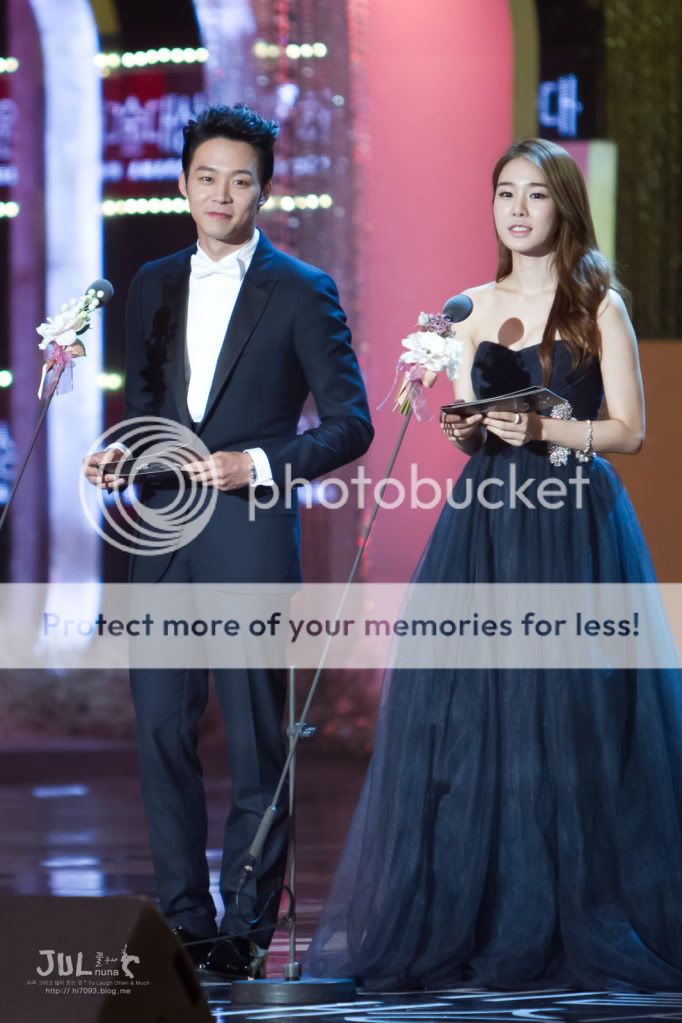 FOTOS "48th BaekSang Arts Awards" - Yoochun (26/04/2012) parte 6 2vdldkx