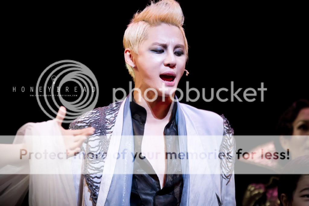 FOTOS "Musical ELISABETH" - Junsu (29/04/2012) IMG_7401