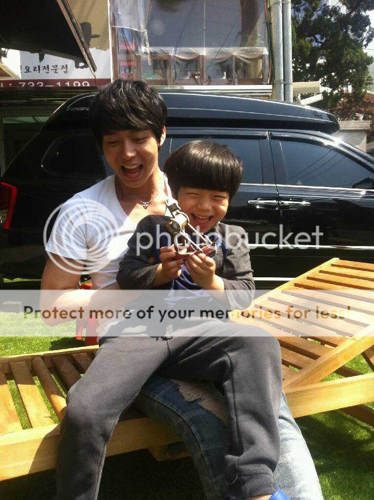 FOTOS "Actualización en el Twitter de Yoochun" (06/05/2012) Kr8tg