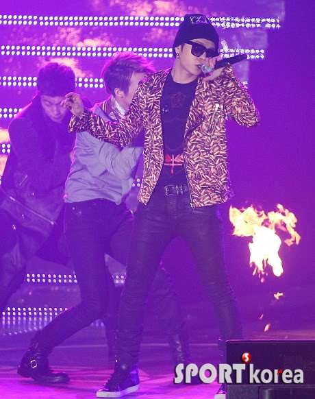  [PICS][03.11.12] BEAST @ Lotte Duty Free Family Concert  201211032113454312