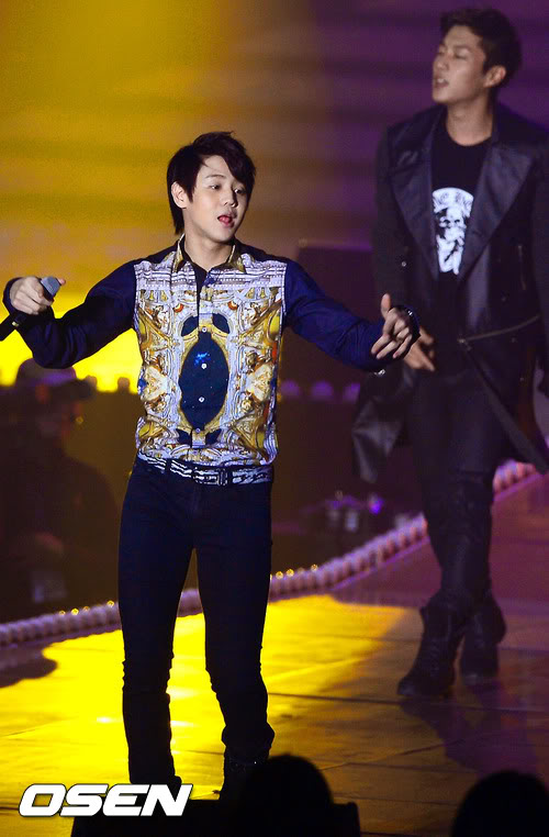  [PICS][03.11.12] BEAST @ Lotte Duty Free Family Concert  201211032121772704_50950cd330625