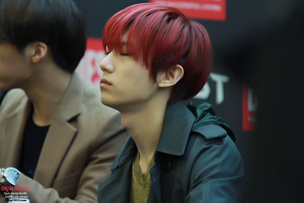 [PICS][27.11.12] Hyunseung @ Diesel Fan Signing H14