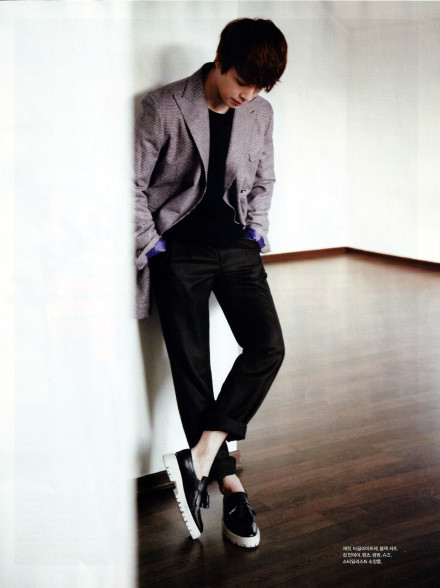 [BSB] Donghae en la revista ELLE COREA - Marzo 2012 68d24df9jw1dq5i6oqbccj