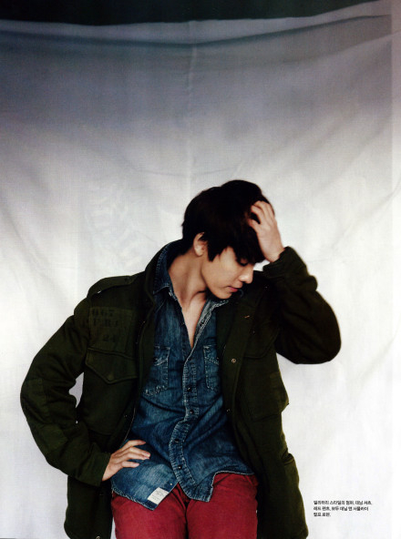 [BSB] Donghae en la revista ELLE COREA - Marzo 2012 68d24df9jw1dq5jdh1wewj