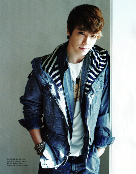 [BSB] Donghae en la revista ELLE COREA - Marzo 2012 68d24df9jw1dq5k80wgisj