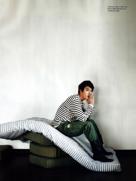 [BSB] Donghae en la revista ELLE COREA - Marzo 2012 68d24df9jw1dq5kp4g1lsj