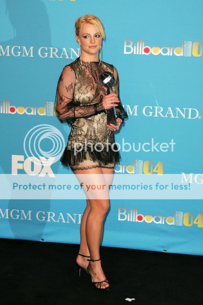 [WMA] ¡Webcom Movie Awards 2012!  REVIVE LA GALA DE PREMIACION EN LA PAGINA 13. ALFOMBRA ROJA EN LAS PAGINAS ANTERIORES A ESA :ji: - Página 13 Britney-spears-2004-billboard-music-awards-4
