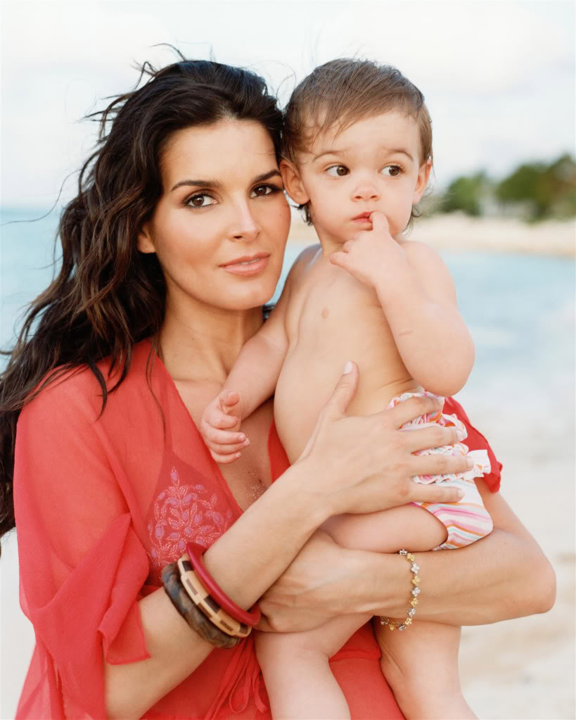 Angie Harmon 00071